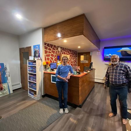 Ranchland Inn Nanton Zewnętrze zdjęcie