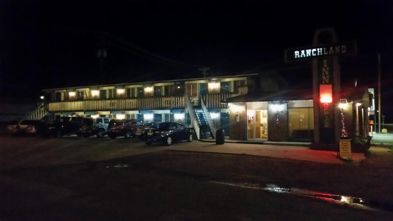 Ranchland Inn Nanton Zewnętrze zdjęcie