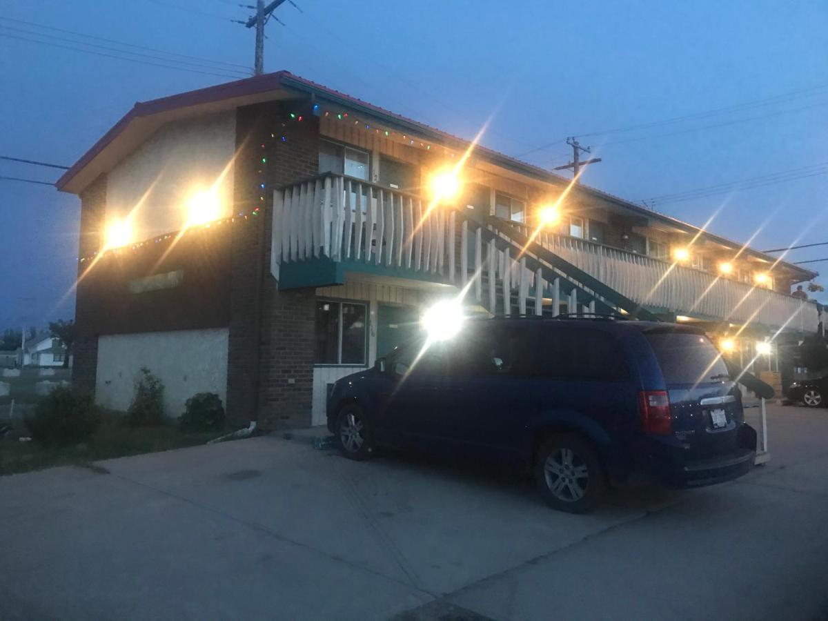 Ranchland Inn Nanton Zewnętrze zdjęcie