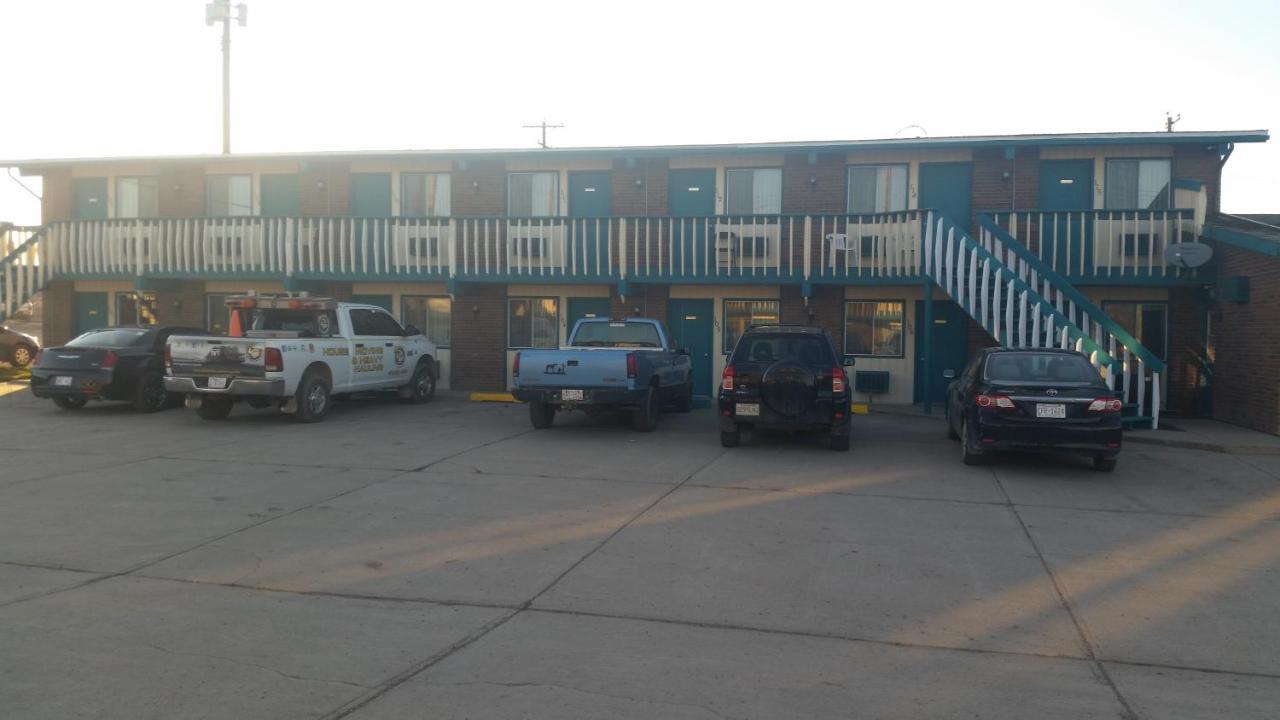 Ranchland Inn Nanton Zewnętrze zdjęcie