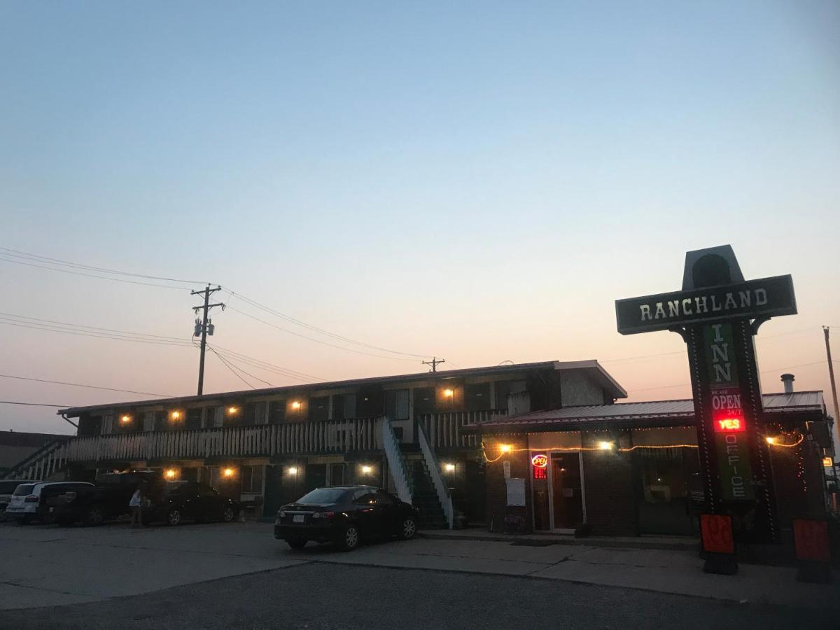 Ranchland Inn Nanton Zewnętrze zdjęcie