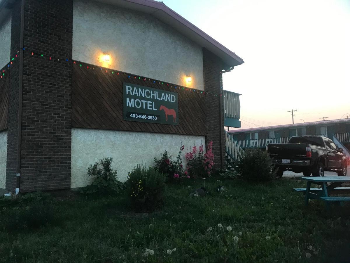 Ranchland Inn Nanton Zewnętrze zdjęcie