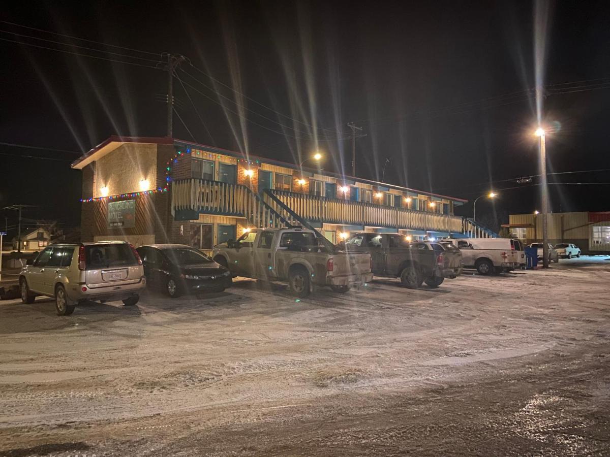Ranchland Inn Nanton Zewnętrze zdjęcie