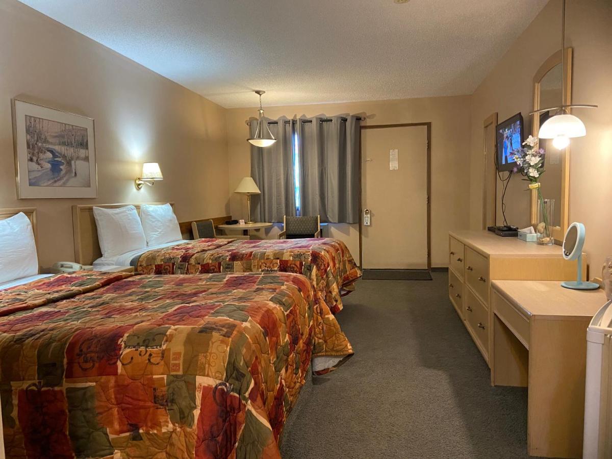 Ranchland Inn Nanton Zewnętrze zdjęcie