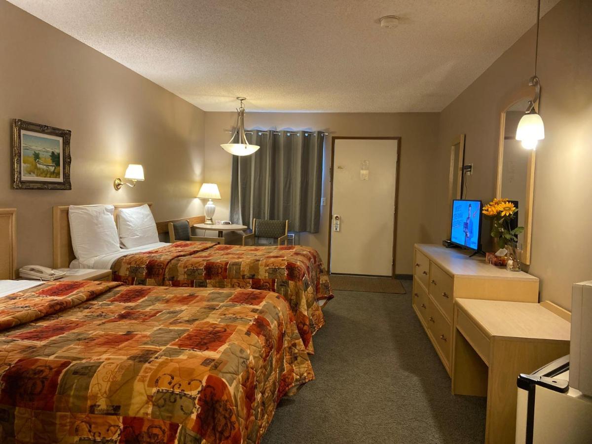 Ranchland Inn Nanton Zewnętrze zdjęcie
