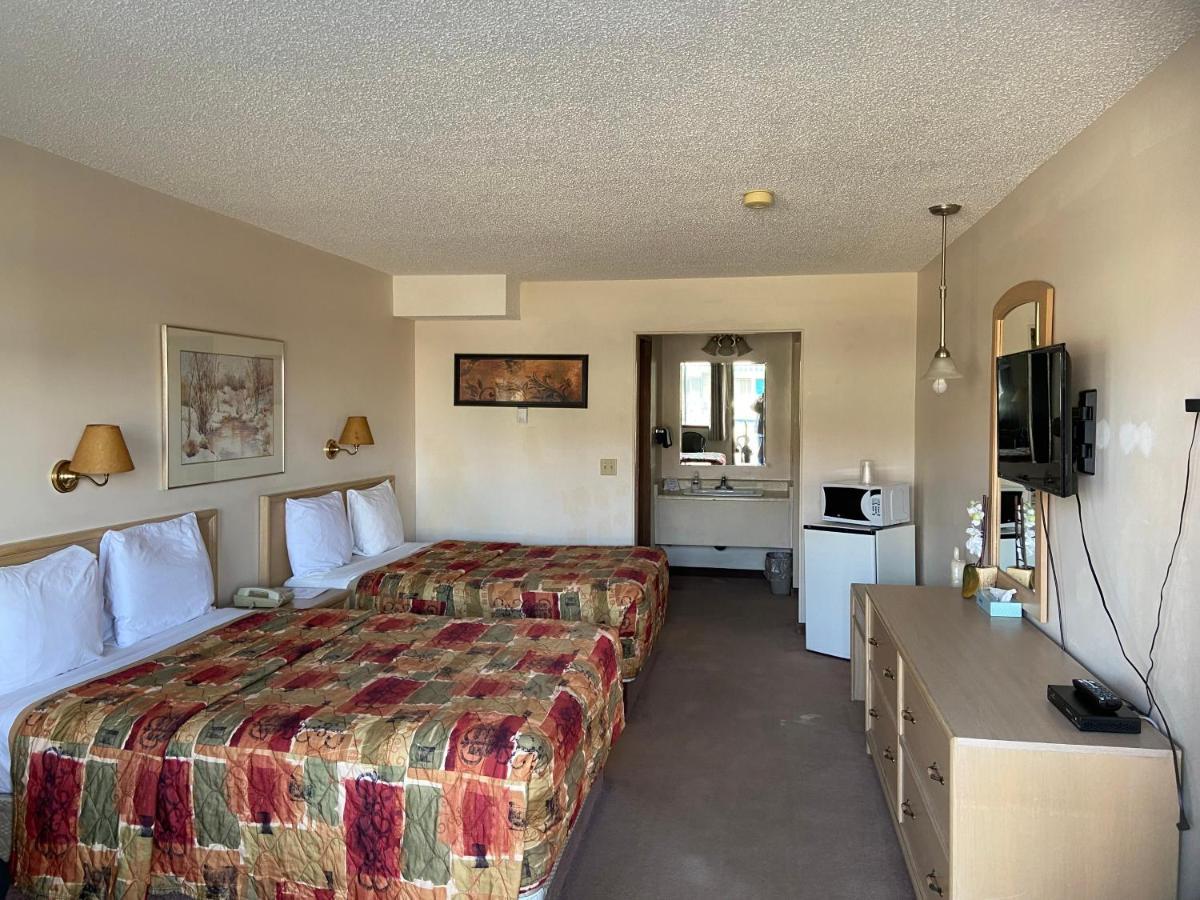 Ranchland Inn Nanton Zewnętrze zdjęcie