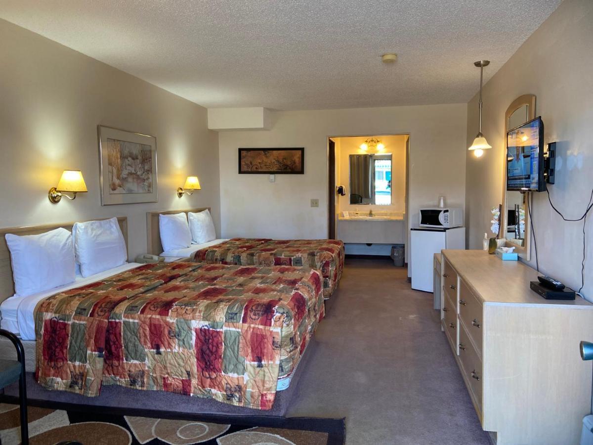 Ranchland Inn Nanton Zewnętrze zdjęcie