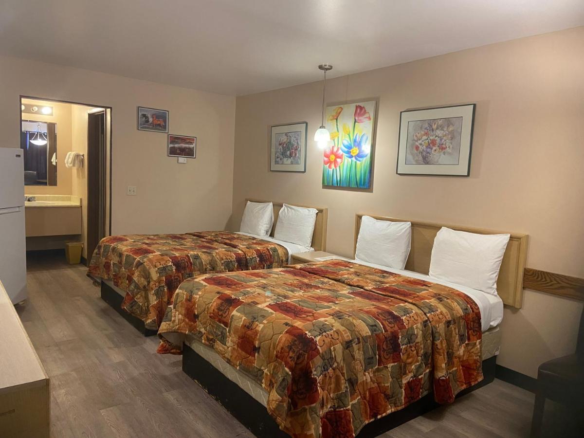 Ranchland Inn Nanton Zewnętrze zdjęcie