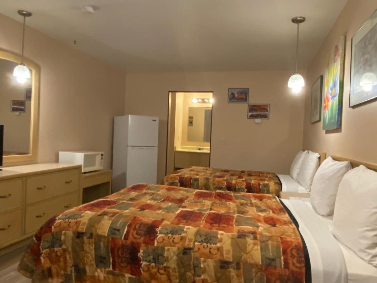 Ranchland Inn Nanton Zewnętrze zdjęcie